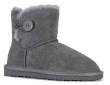 Load image into Gallery viewer, Grosby Button Ugg