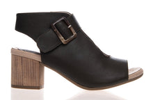 Load image into Gallery viewer, Alfie +Evie- Ezra